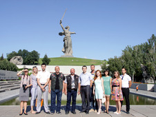Молодые специалисты ООО "Газпром трансгаз Волгоград" с удовольствием провели экскурсию для новоуренгойских коллег