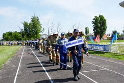 Парад добровольных пожарных команд на церемонии открытия конкурса