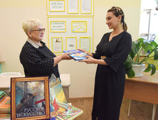 Работники администрации, ИТЦ, УМТСиК передали книги в школу-интернат №1 Волгограда