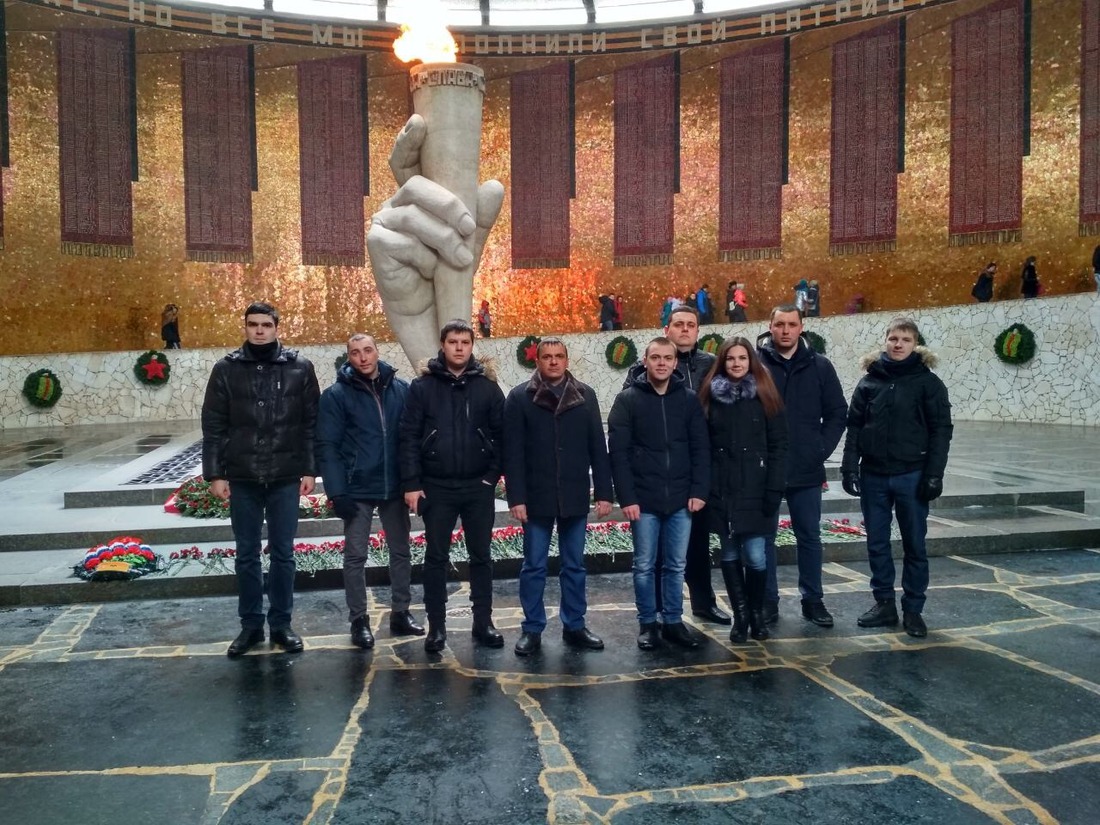 Молодые специалисты Городищенского ЛПУМГ почтили память павших героев на Мамаевом кургане в Волгограде