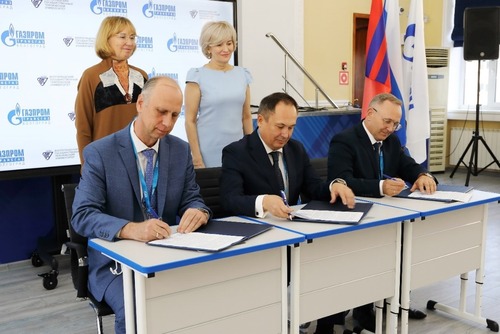 Участники Образовательного кластера подписали трехстороннее Соглашение о сотрудничестве, позволяющее готовить  высококвалифицированные кадры для нефтегазовых предприятий Волгоградского региона