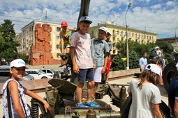 Юные участники проекта смогли прикоснуться к военной технике времен Великой Отечественной войны