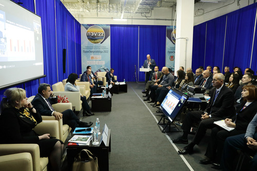 Участники панельной дискуссии «Развитие рынка газомоторного топлива в Волгоградской области»