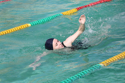Команда прошла дополнительное состязание — плавание на дистанцию 50 метров