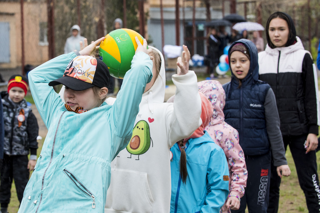 После проведения эстафеты дети работников «Газпром трансгаз Волгоград» приняли участие в подвижных играх