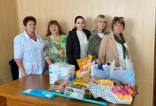 Волонтеры «Газпром трансгаз Волгоград» передали персоналу социального учреждения для пожилых людей предметы первой необходимости