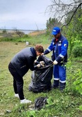 Покос травы и сбор мусора на береговой зоне Нижнего залива в селе Антиповка