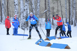 Генеральный директор ООО «Газпром трансгаз Волгоград» Юрий Марамыгин (справа) на лыжном забеге для руководителей