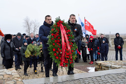 Делегация ООО «Газпром трансгаз Волгоград» на памятном митинге в селе Россошки Волгоградской области