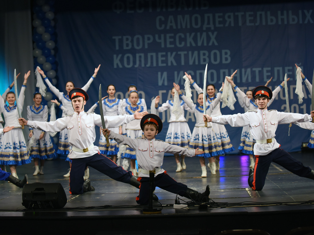 Детский фольклорный ансамбль песни и танца «Донской родничок»