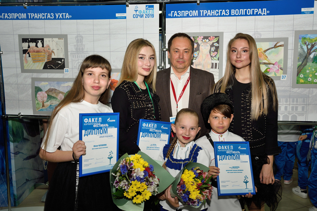 Лауреатов «Факела» тепло поздравил генеральный директор Общества Юрий Марамыгин