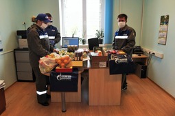 В Котельниковском ЛПУМГ сотрудники собрали продуктовые наборы для врачей Центральной районной больницы и отделения скорой помощи города Котельниково